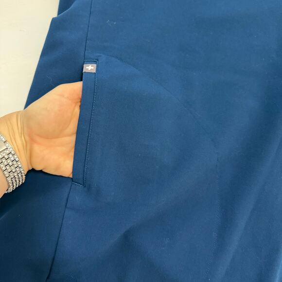 Figs Rafaela scrub top "Deep Reef" blue sz M PO #2918 loose fit nurse capped slv - Picture 2 of 10